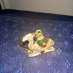 Beautiful Camel With Rhinestones Keychain